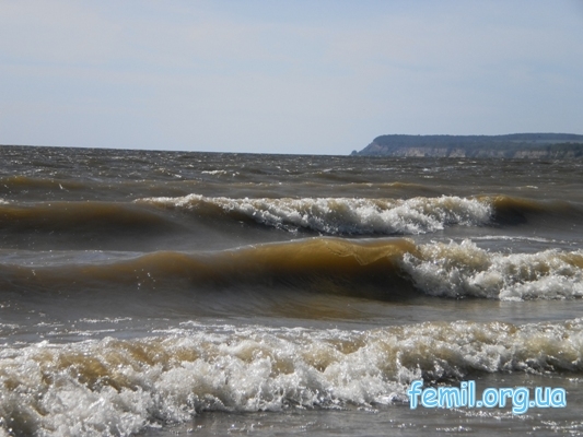 Волны на реке Днепр