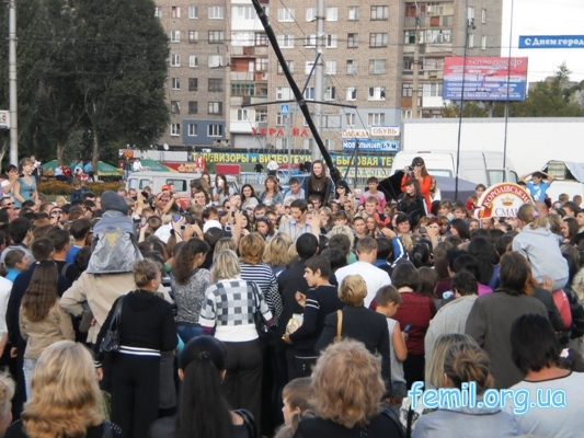 Караоке на Майдане в Алчевске