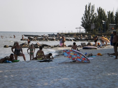Пляж возле базы отдыха Парус в Седово