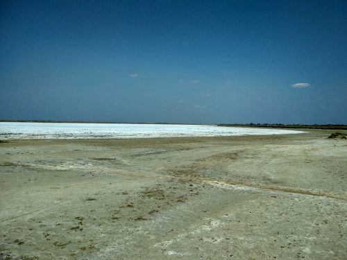 Высохшее соленое озеро